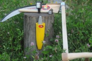 The Picard Anvil and Hammer Starter Kit with 55 cm Flower Blade.